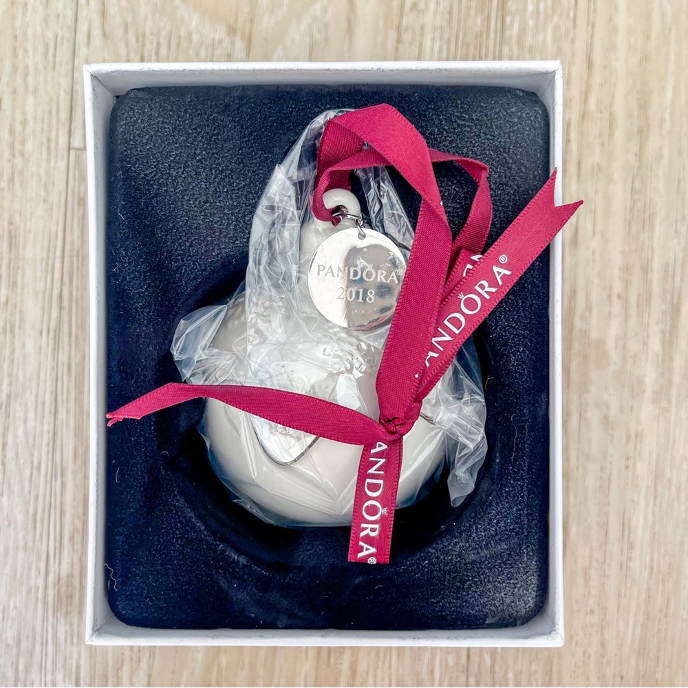 Pandora 2018 Christmas ornament Authentic Porcelain Holiday Ball Snowflake BNWT